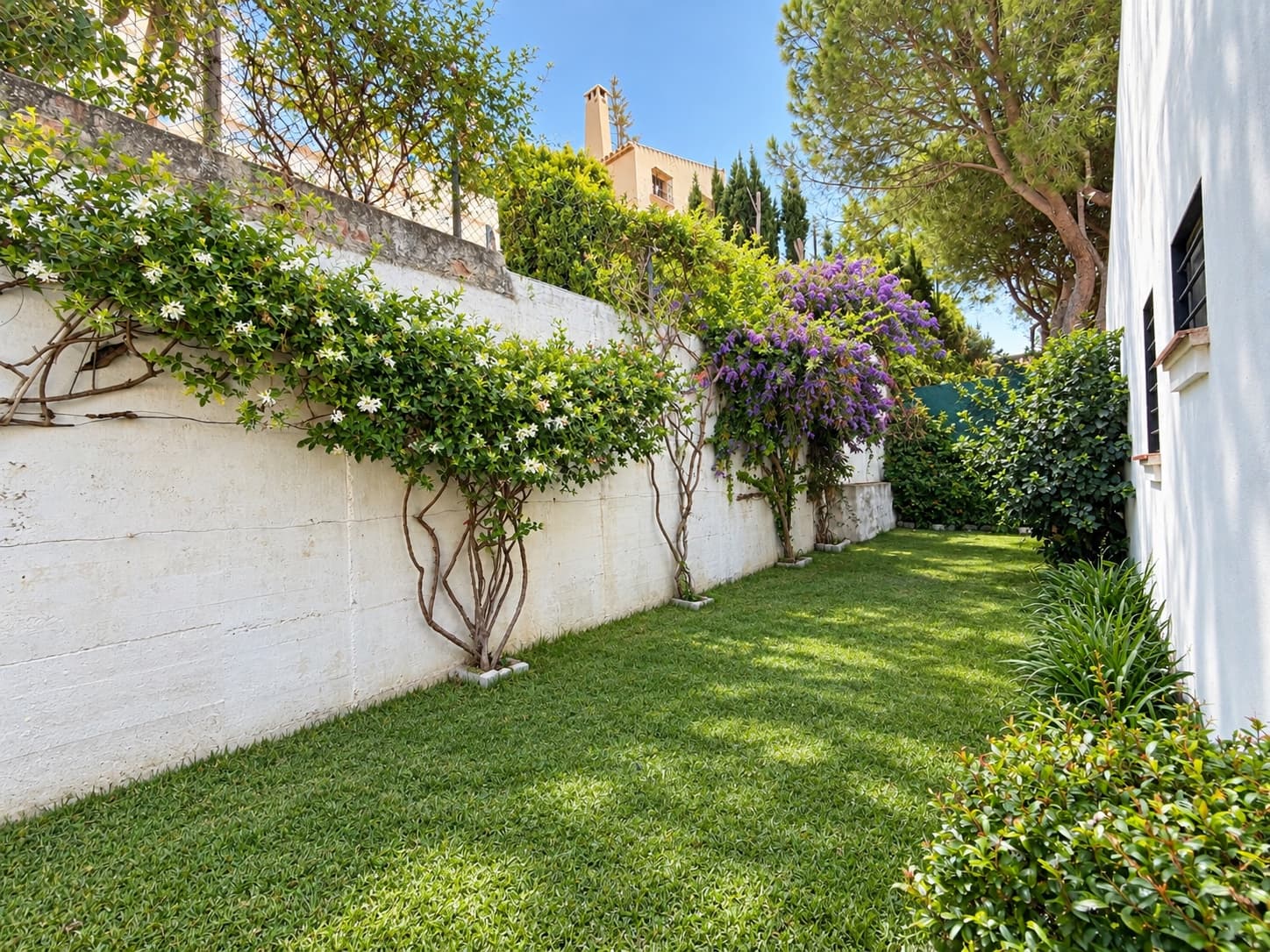 3 bedroom Villa for sale in Estepona with garage - € 1,180,000 (Ref: 10115721)