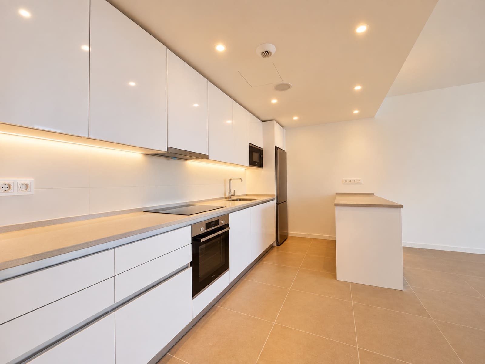 3 soveværelse Lejlighed til salg i Mijas Costa med swimmingpool garage - € 525.000 (Ref: 10119996)
