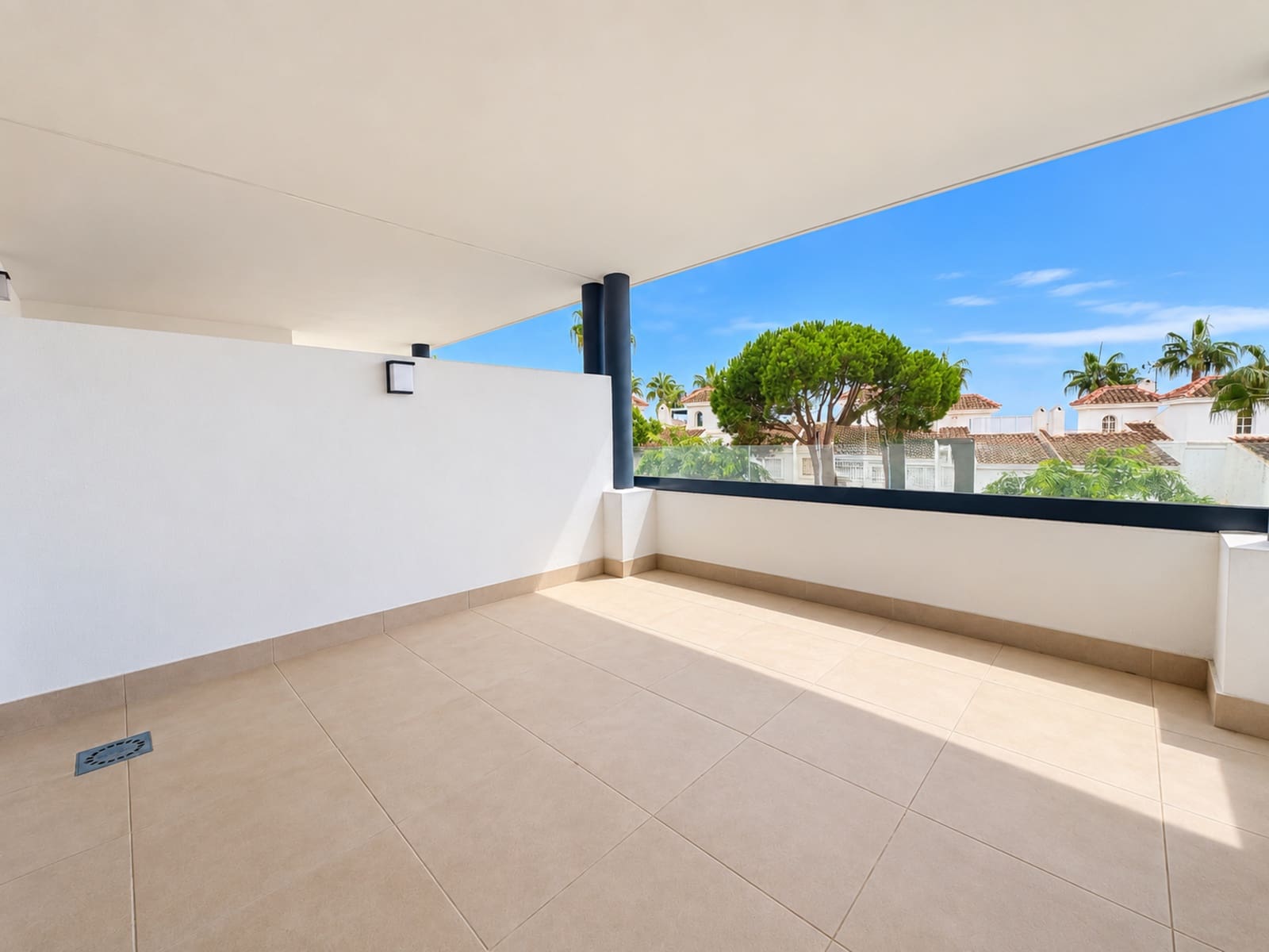 3 soveværelse Lejlighed til salg i Mijas Costa med swimmingpool garage - € 525.000 (Ref: 10119996)