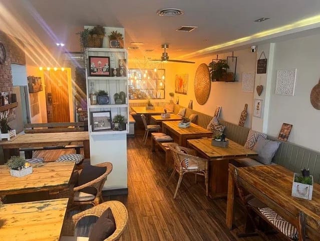 Restaurant/Bar for sale in San Pedro de Alcantara, Marbella - € 525,000 (Ref: 10124475)