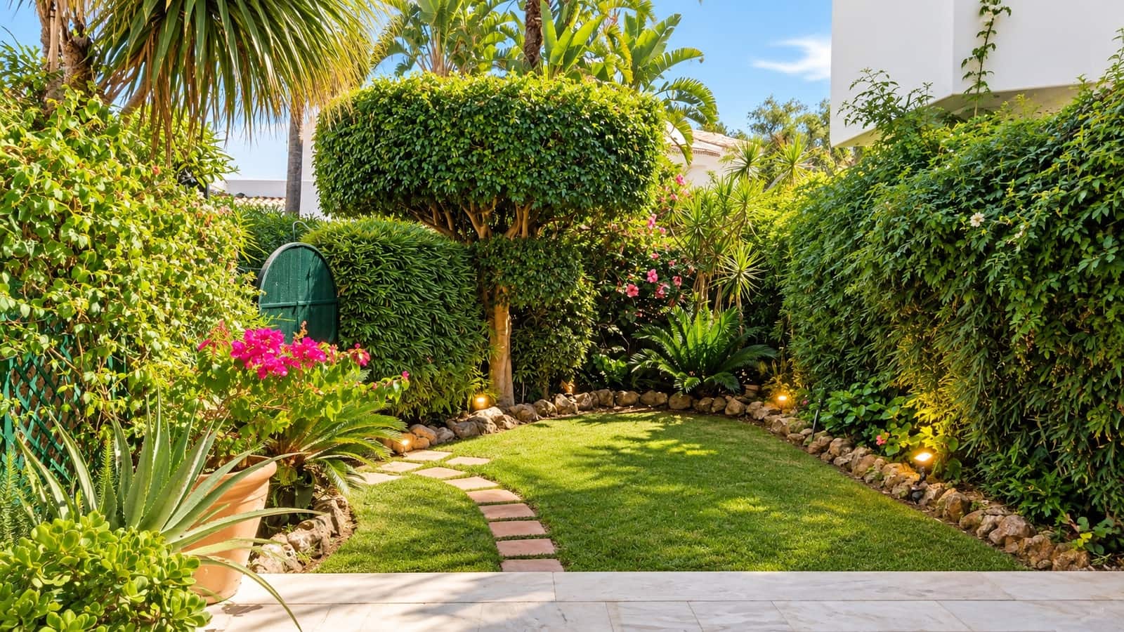 3 bedroom Townhouse for sale in Marbella with pool garage - € 865,000 (Ref: 10124478)