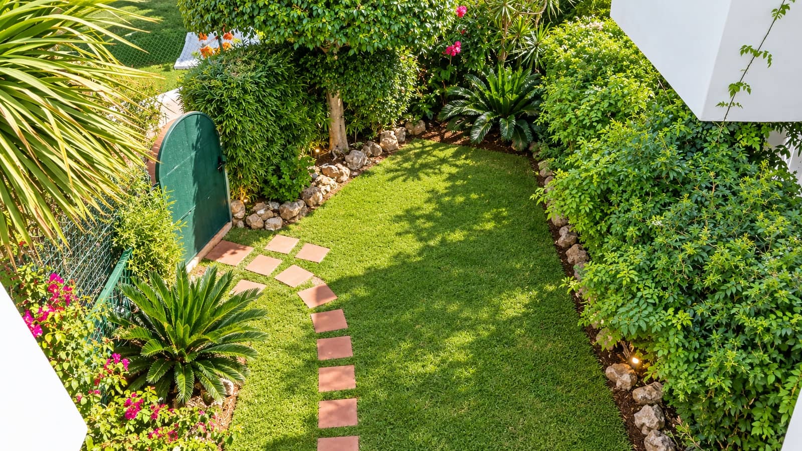 3 bedroom Townhouse for sale in Marbella with pool garage - € 865,000 (Ref: 10124478)