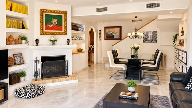 3 soveværelse Byhus til salg i Marbella med swimmingpool garage - € 865.000 (Ref: 10124478)