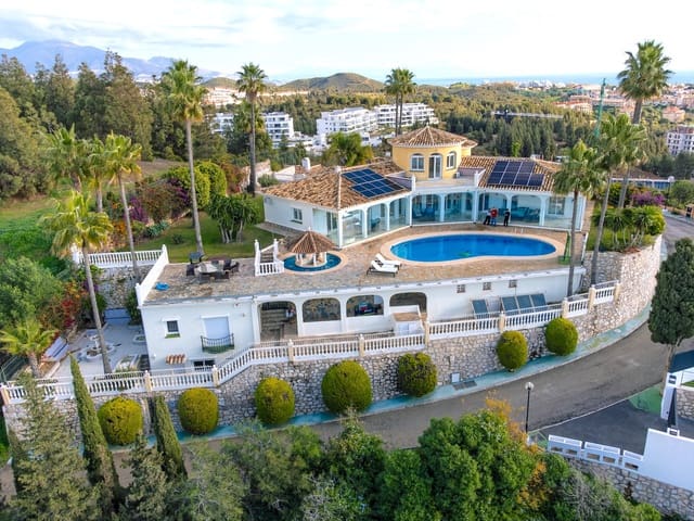 5 makuuhuone Huvila myytävänä paikassa El Chaparral, Mijas mukana uima-altaan 
autotalli - 2 450 000 € (Ref: 10124481)