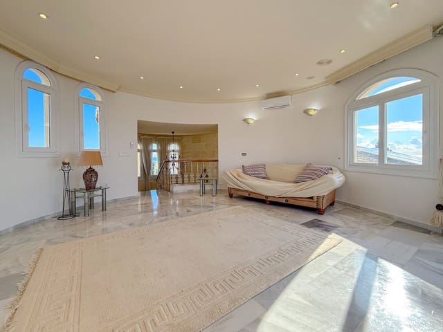 5 makuuhuone Huvila myytävänä paikassa El Chaparral, Mijas mukana uima-altaan 
autotalli - 2 450 000 € (Ref: 10124481)