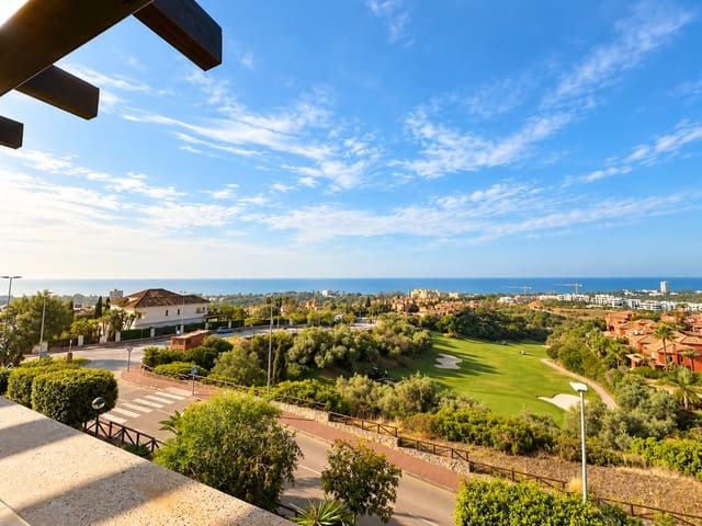 3 quarto Penthouse para venda em Marbella com piscina garagem - 1 155 000 € (Ref: 10131750)