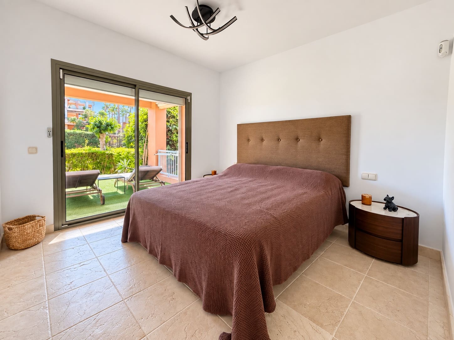 2 quarto Apartamento para venda em Estepona com piscina garagem - 530 000 € (Ref: 10131751)
