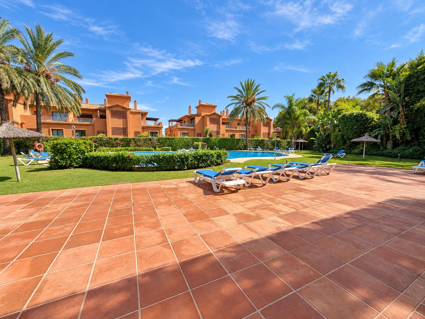 2 quarto Apartamento para venda em Estepona com piscina garagem - 530 000 € (Ref: 10131751)