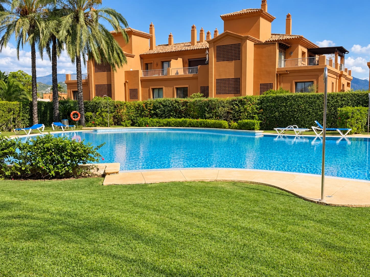2 quarto Apartamento para venda em Estepona com piscina garagem - 530 000 € (Ref: 10131751)