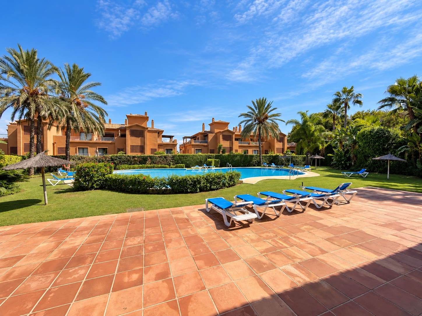 2 quarto Apartamento para venda em Estepona com piscina garagem - 530 000 € (Ref: 10131751)