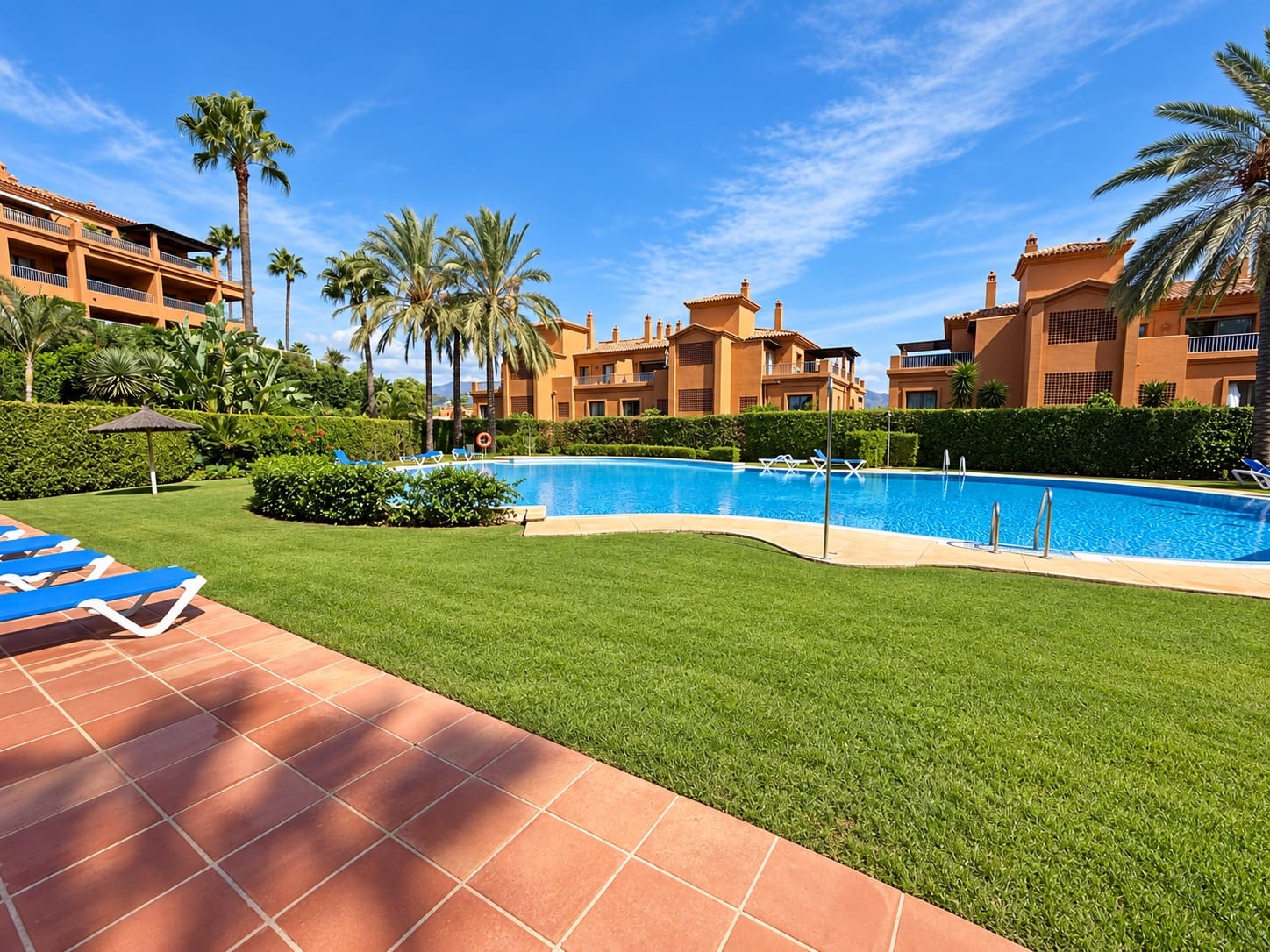2 quarto Apartamento para venda em Estepona com piscina garagem - 530 000 € (Ref: 10131751)