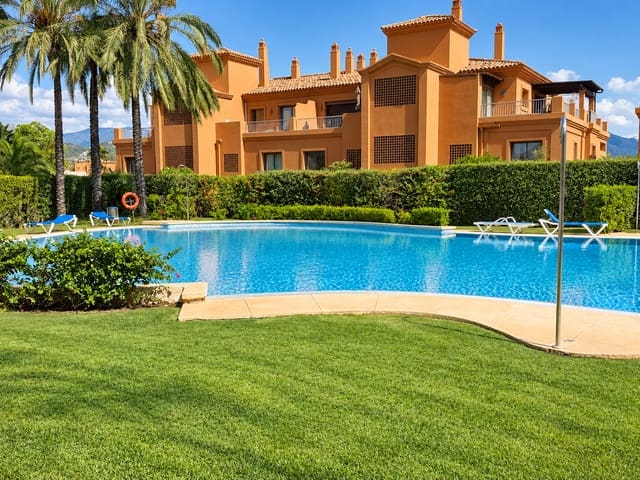 2 quarto Apartamento para venda em Estepona com piscina garagem - 530 000 € (Ref: 10131751)