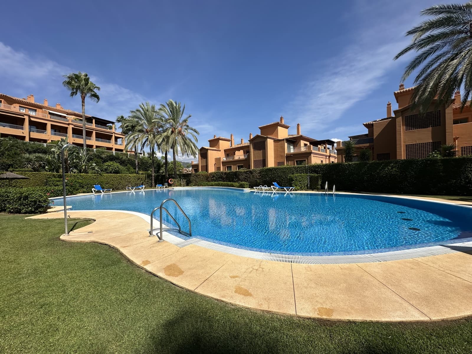 2 quarto Apartamento para venda em Estepona com piscina garagem - 530 000 € (Ref: 10131751)