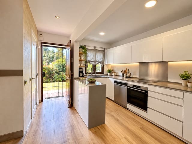 3 sypialnia Dom na sprzedaż w Marbella z basenem - 499 000 € (Ref: 10131752)