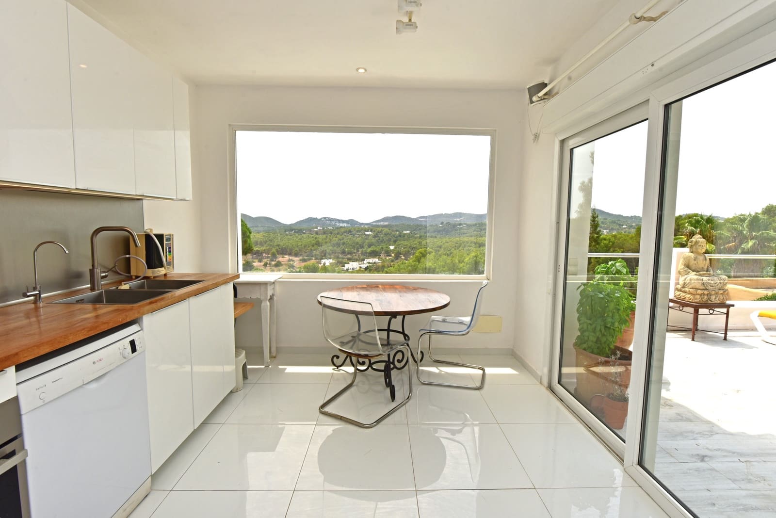 3 bedroom Villa for sale in Cala Llonga with pool garage - € 1,999,000 (Ref: 10131754)