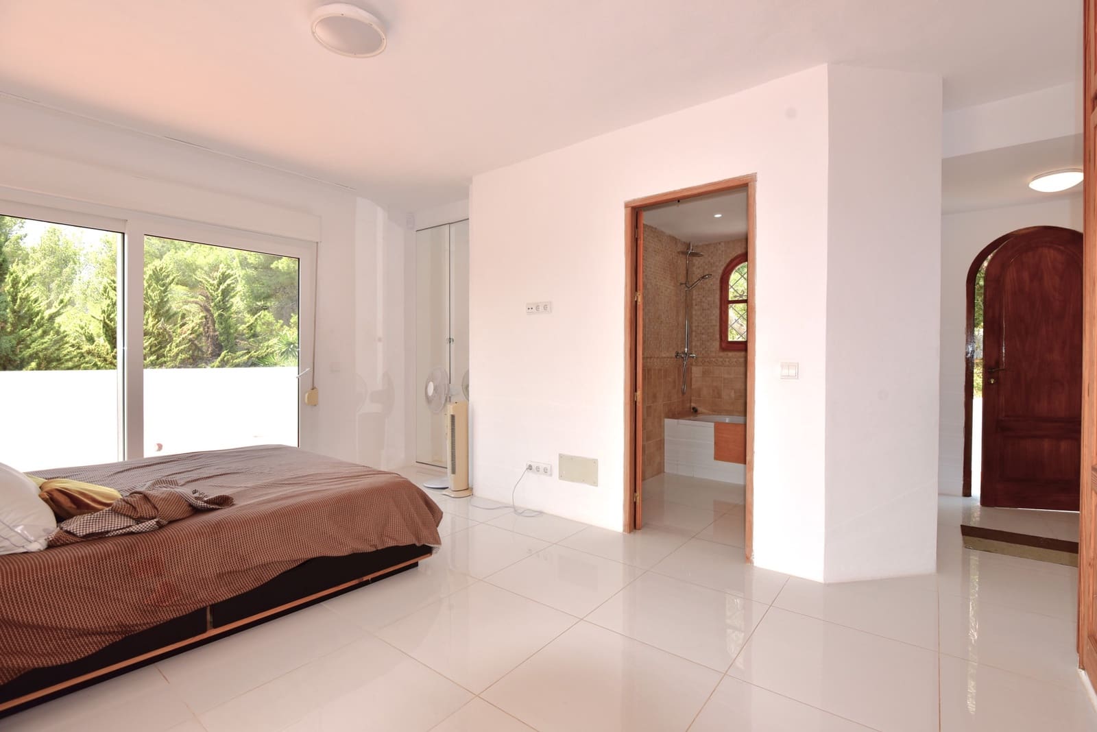 3 bedroom Villa for sale in Cala Llonga with pool garage - € 1,999,000 (Ref: 10131754)