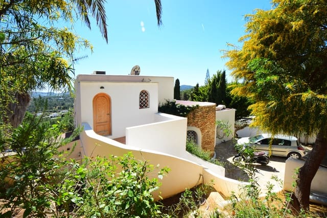 3 makuuhuone Huvila myytävänä paikassa Cala Llonga, Santa Eulalia / Santa Eularia mukana uima-altaan 
autotalli - 1 999 000 € (Ref: 10131754)