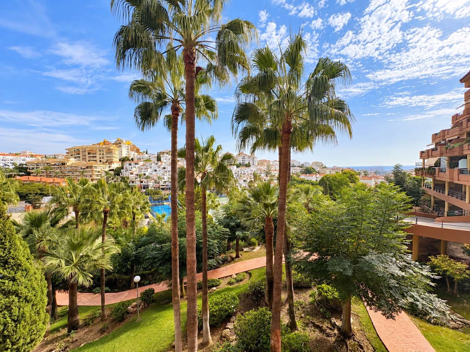 2 makuuhuone Huoneisto myytävänä paikassa Benalmadena Costa mukana uima-altaan 
autotalli - 379 000 € (Ref: 10131755)