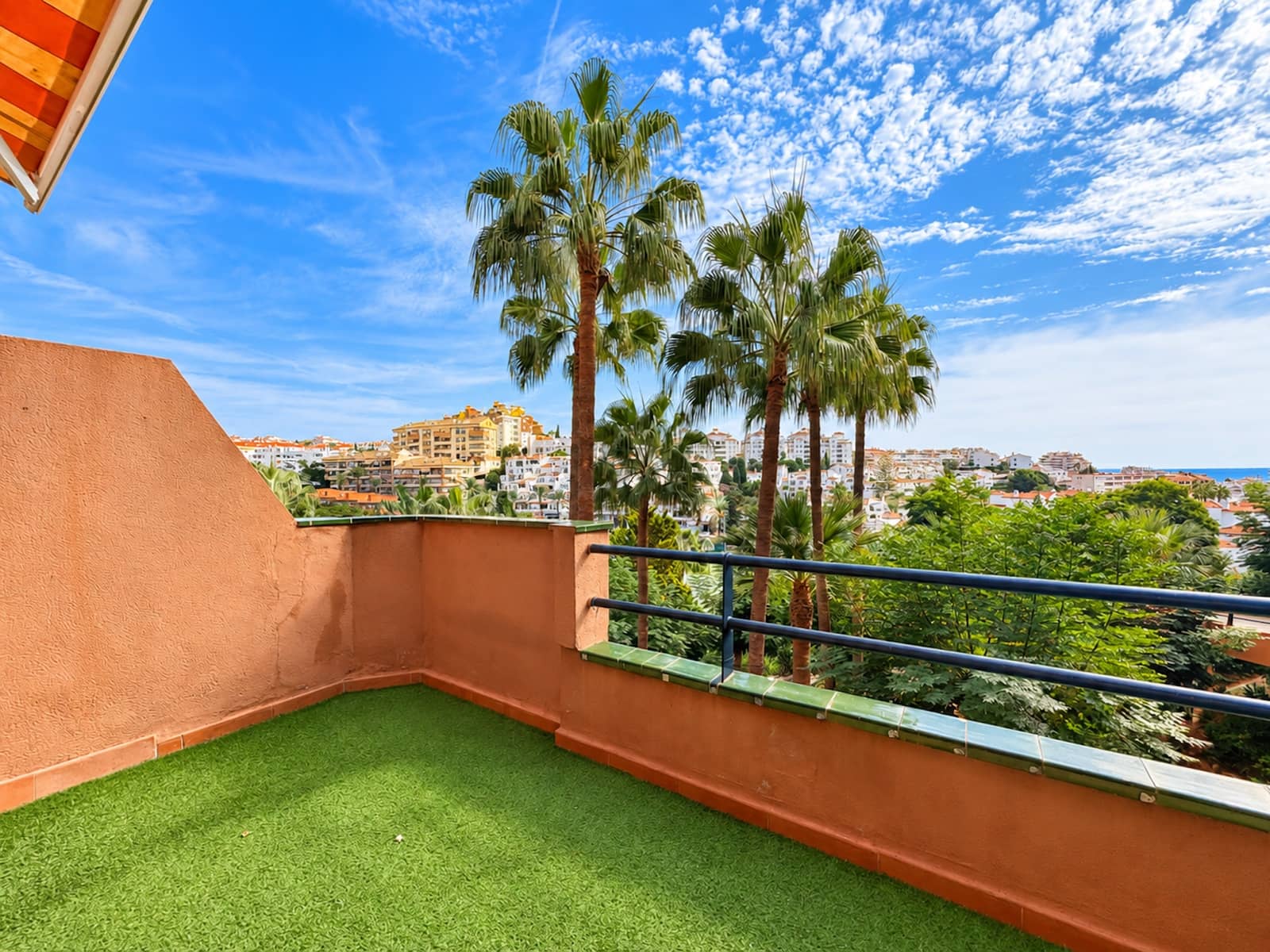 2 makuuhuone Huoneisto myytävänä paikassa Benalmadena Costa mukana uima-altaan 
autotalli - 379 000 € (Ref: 10131755)