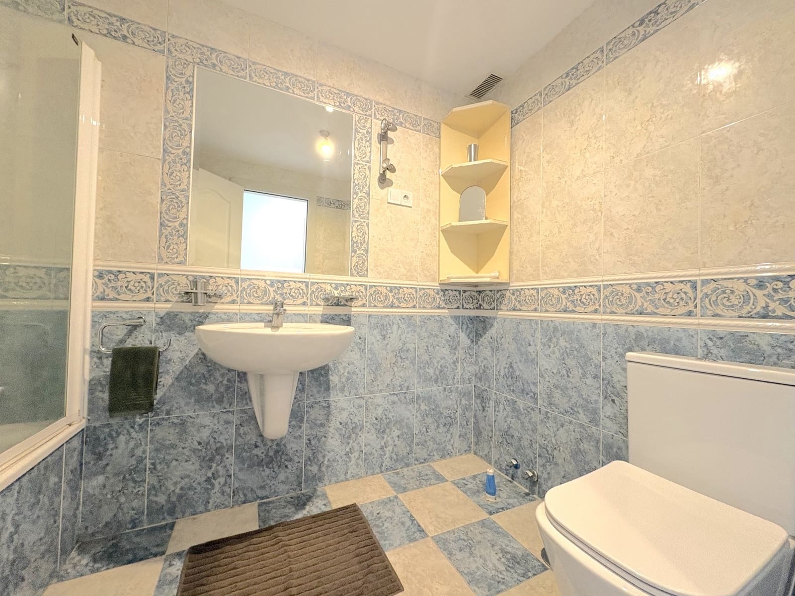 2 makuuhuone Huoneisto myytävänä paikassa Benalmadena Costa mukana uima-altaan 
autotalli - 379 000 € (Ref: 10131755)