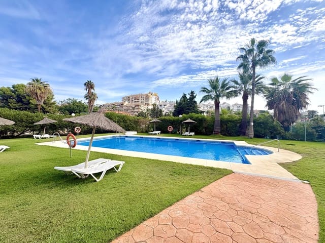 2 makuuhuone Huoneisto myytävänä paikassa Benalmadena Costa, Benalmádena mukana uima-altaan 
autotalli - 379 000 € (Ref: 10131755)