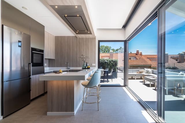 3 quarto Penthouse para venda em Marbella com piscina garagem - 1 180 000 € (Ref: 10135993)