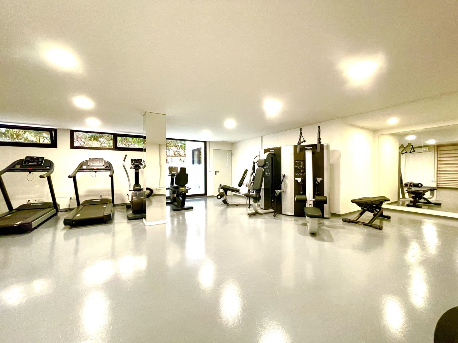 3 quarto Penthouse para venda em Marbella com piscina garagem - 1 099 000 € (Ref: 10135994)