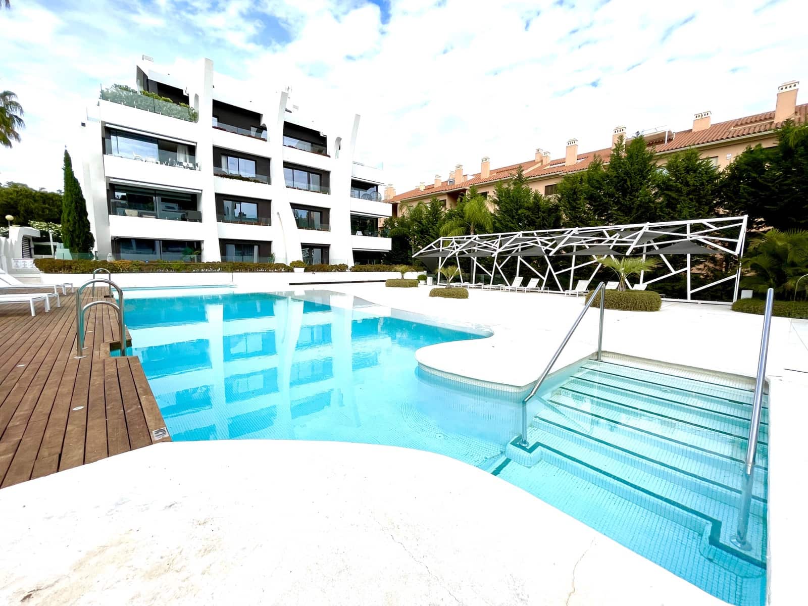 3 quarto Penthouse para venda em Marbella com piscina garagem - 1 099 000 € (Ref: 10135994)