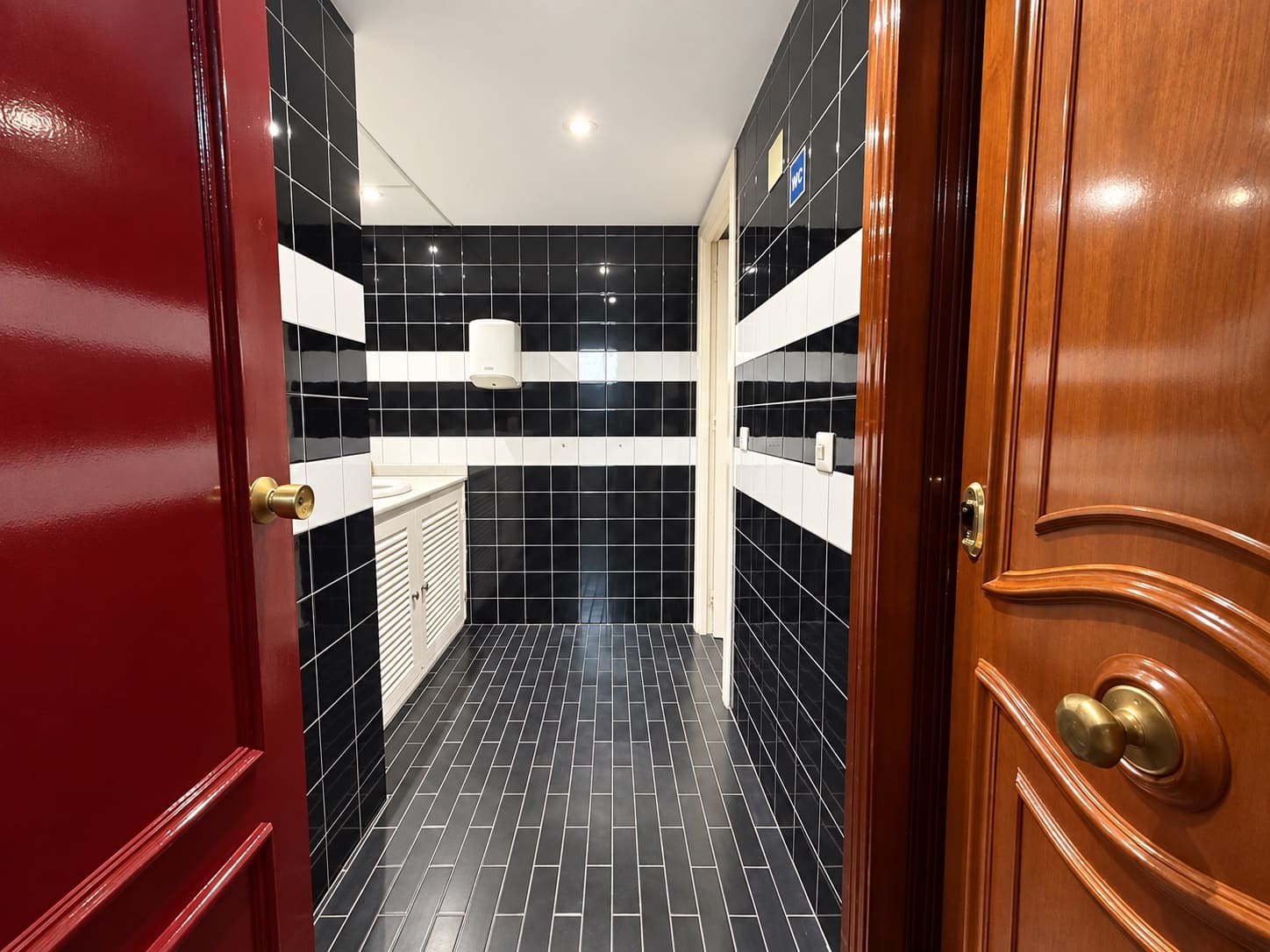 Kommersiell til salgs i Marbella - € 450 000 (Ref: 10135995)
