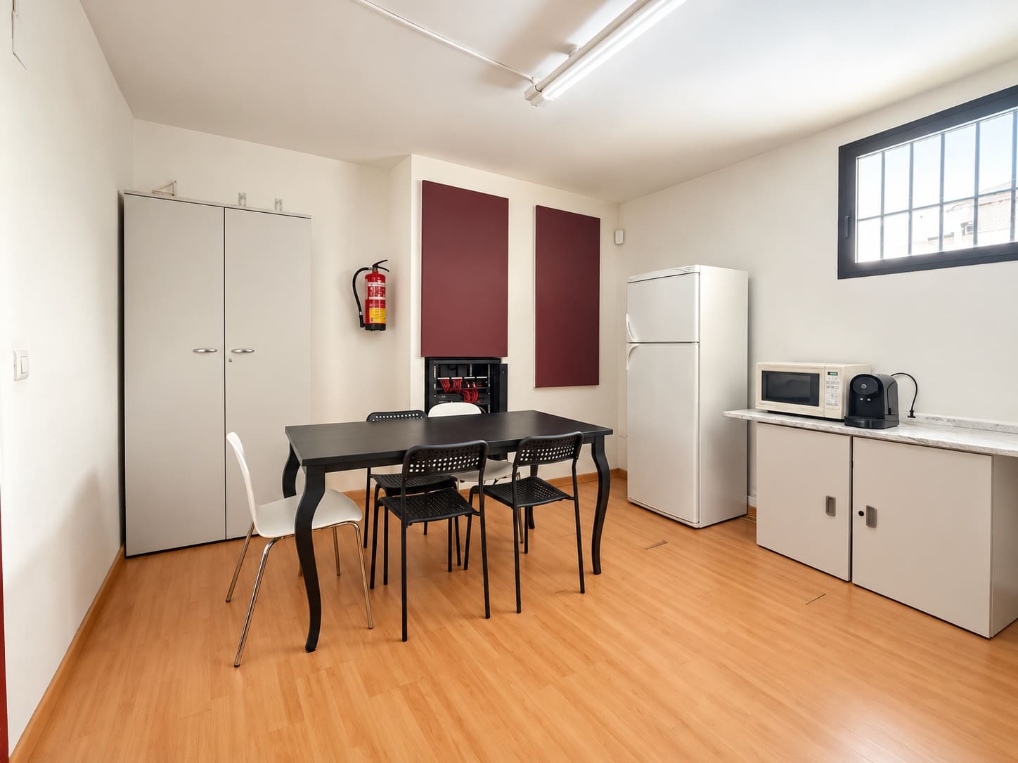 Kommersiell til salgs i Marbella - € 450 000 (Ref: 10135995)