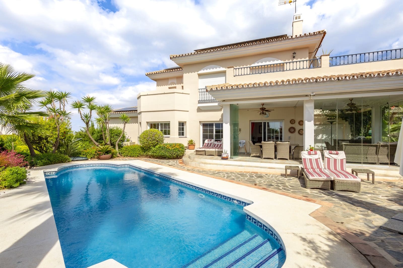 Chalet de 3 habitaciones en Alhaurín Golf en venta con piscina garaje - 845.000 € (Ref: 10148825)