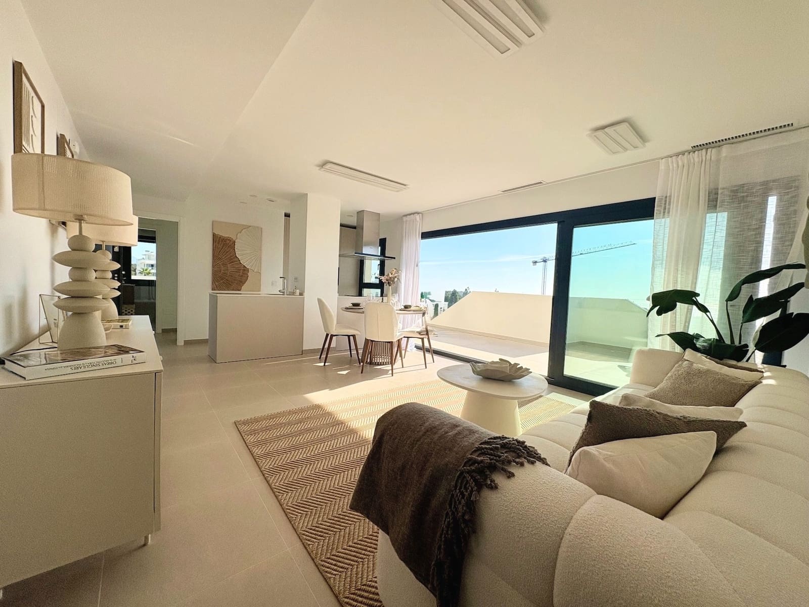 2 soverom Penthouse til salgs i El Chaparral med svømmebasseng garasje - € 890 000 (Ref: 10155253)