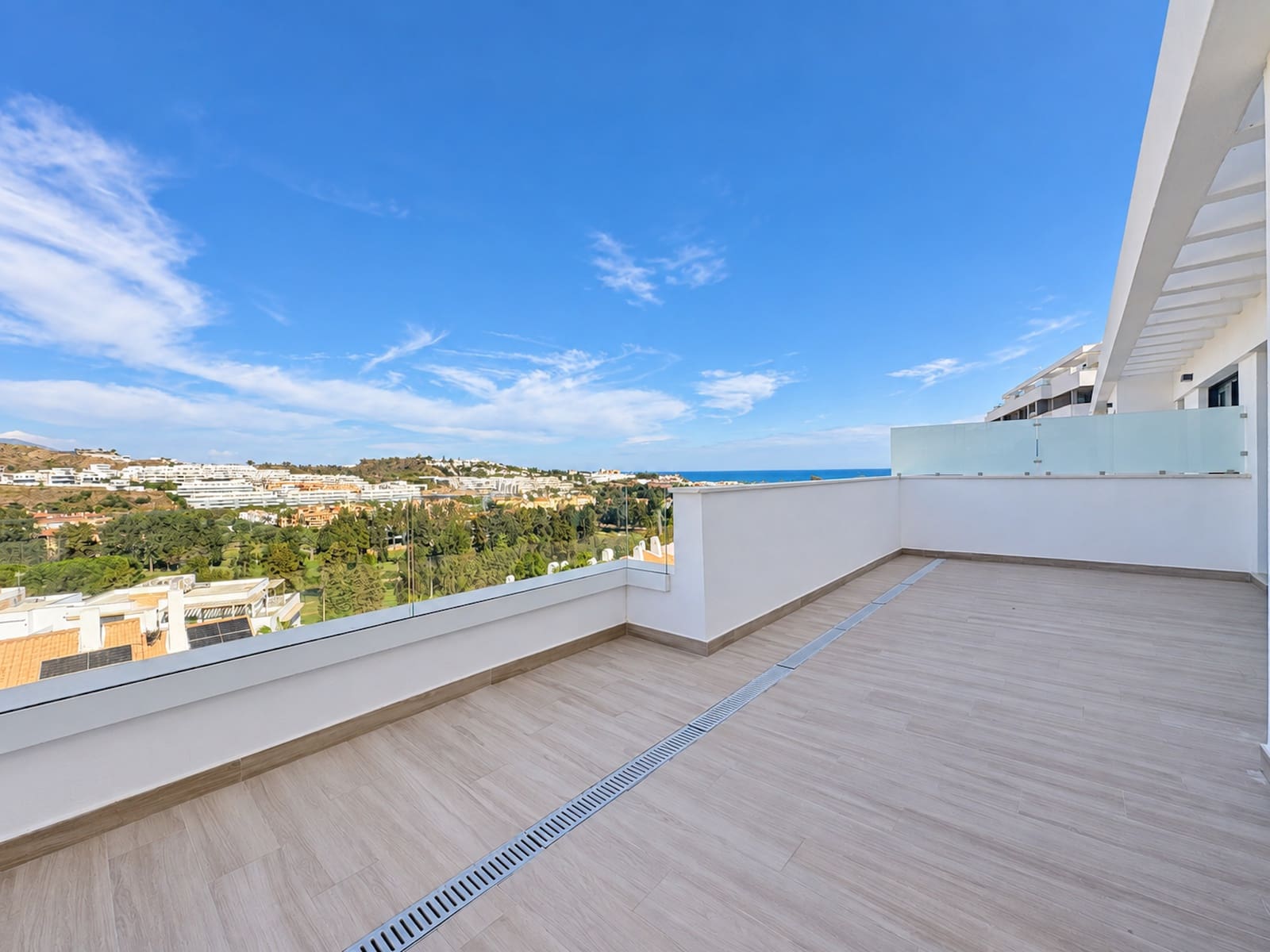 Apartamento de 2 habitaciones en La Cala de Mijas en venta con piscina garaje - 495.000 € (Ref: 10157745)