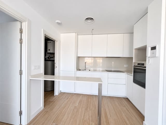 Apartamento de 2 habitaciones en La Cala de Mijas, Mijas en venta con piscina garaje - 495.000 € (Ref: 10157745)