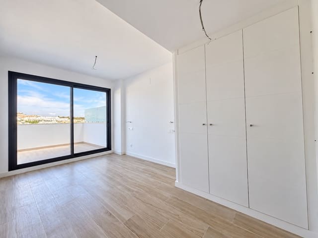 Apartamento de 2 habitaciones en La Cala de Mijas, Mijas en venta con piscina garaje - 495.000 € (Ref: 10157745)