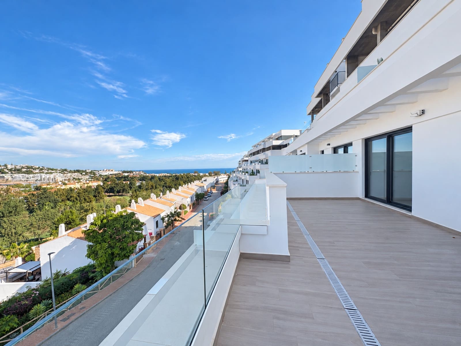 Apartamento de 2 habitaciones en La Cala de Mijas en venta con piscina garaje - 495.000 € (Ref: 10157745)