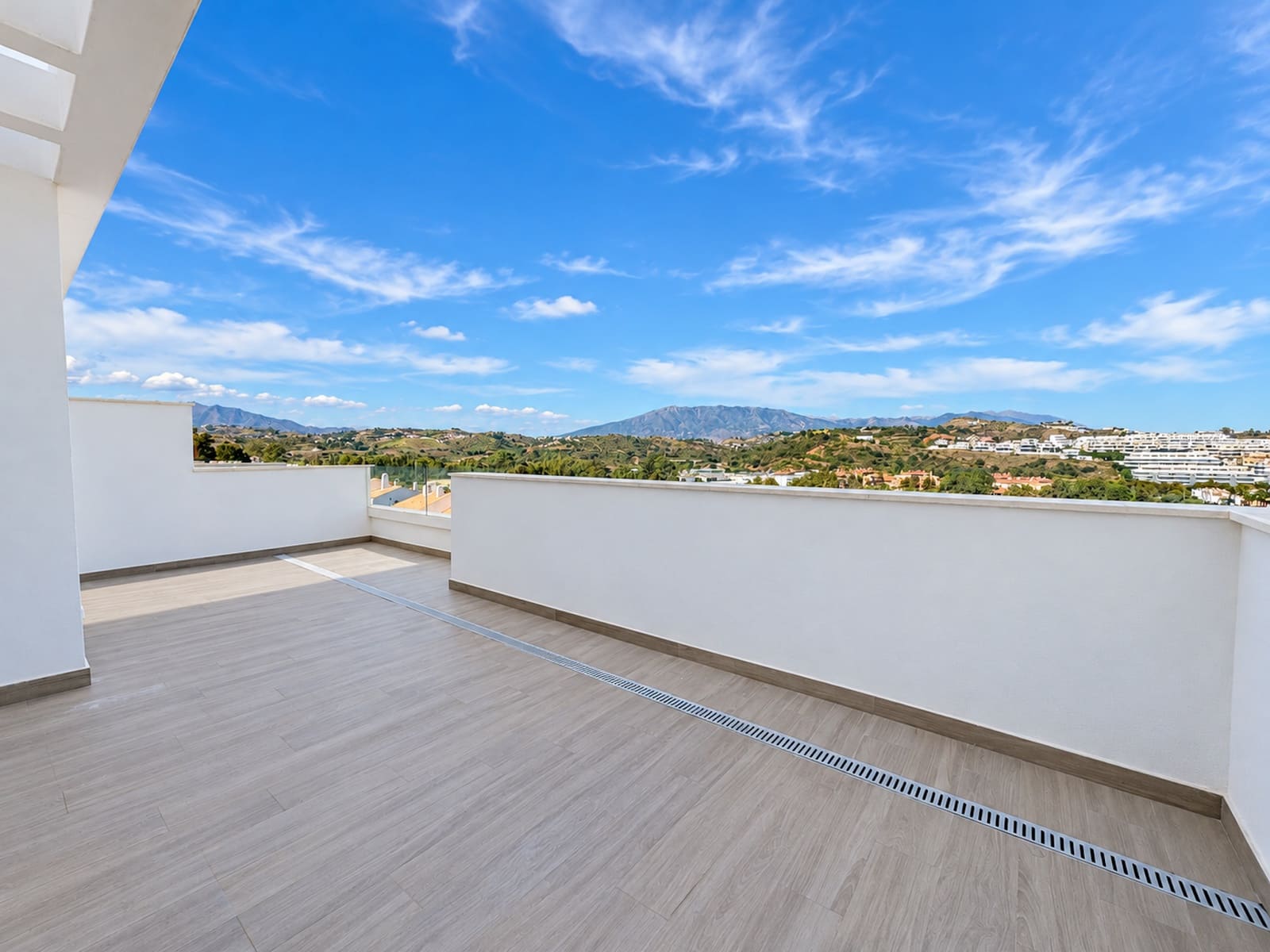 Apartamento de 2 habitaciones en La Cala de Mijas en venta con piscina garaje - 495.000 € (Ref: 10157745)
