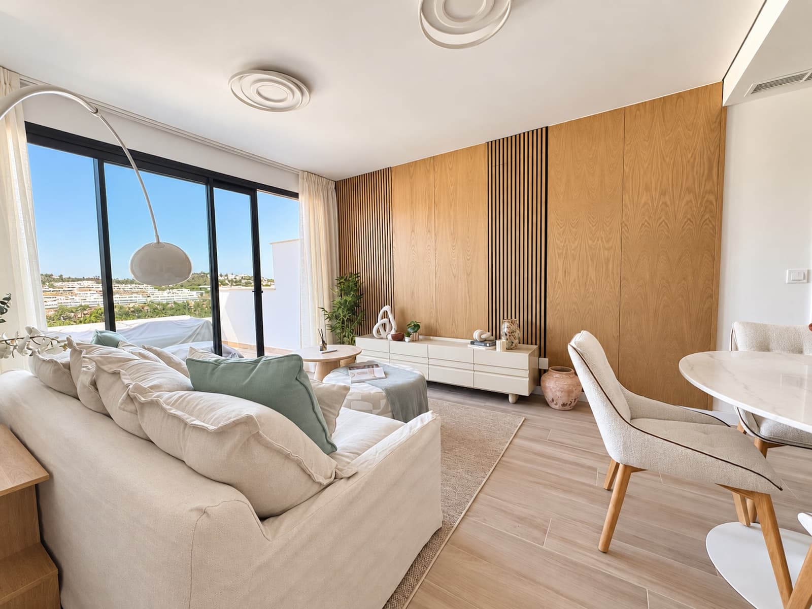Apartamento de 2 habitaciones en La Cala de Mijas en venta con piscina garaje - 495.000 € (Ref: 10157745)