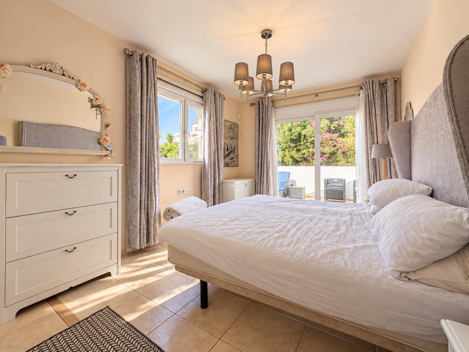 7 bedroom Villa for sale in Mijas Costa with pool garage - € 1,050,000 (Ref: 10161496)