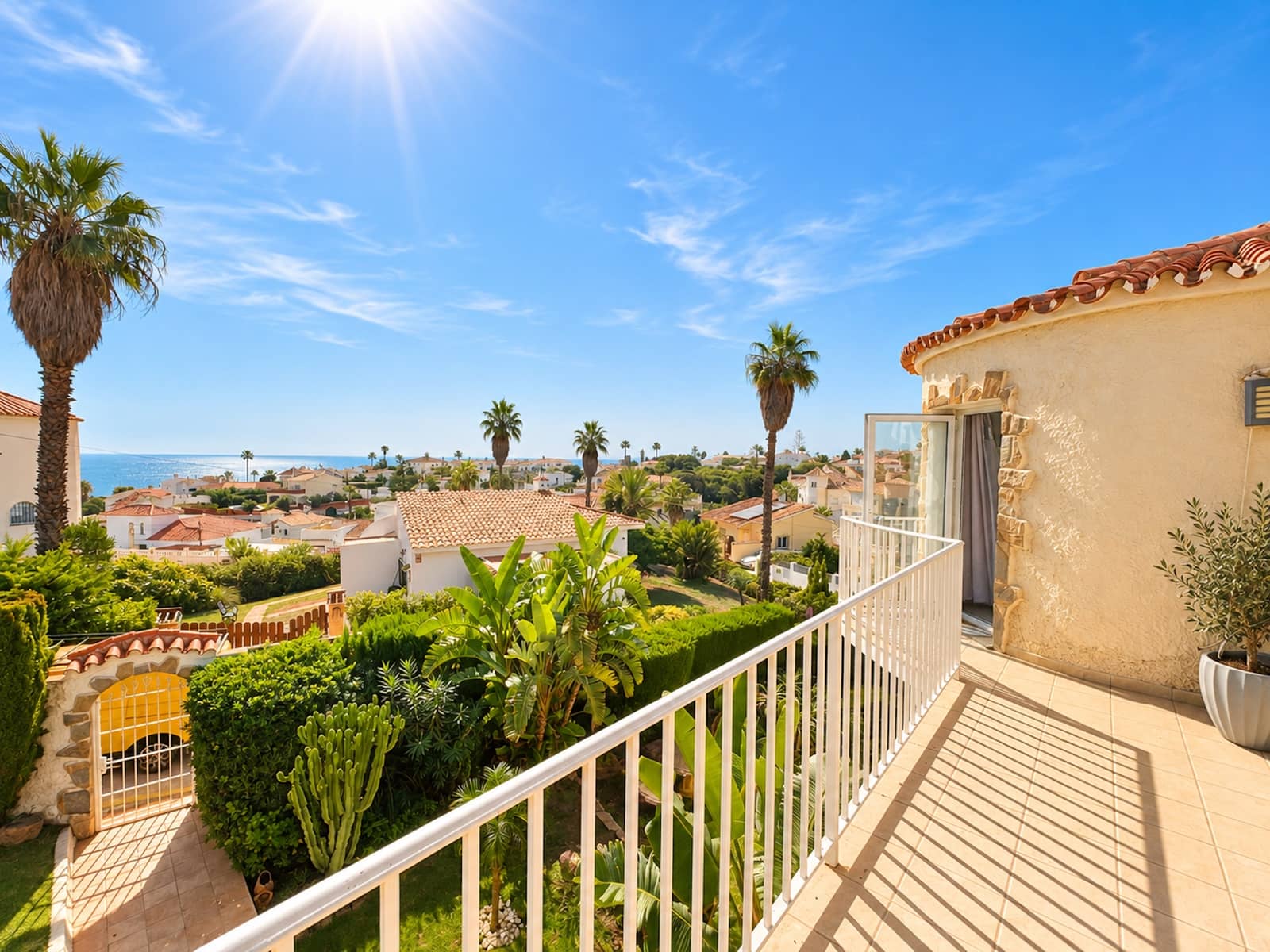7 bedroom Villa for sale in Mijas Costa with pool garage - € 1,050,000 (Ref: 10161496)