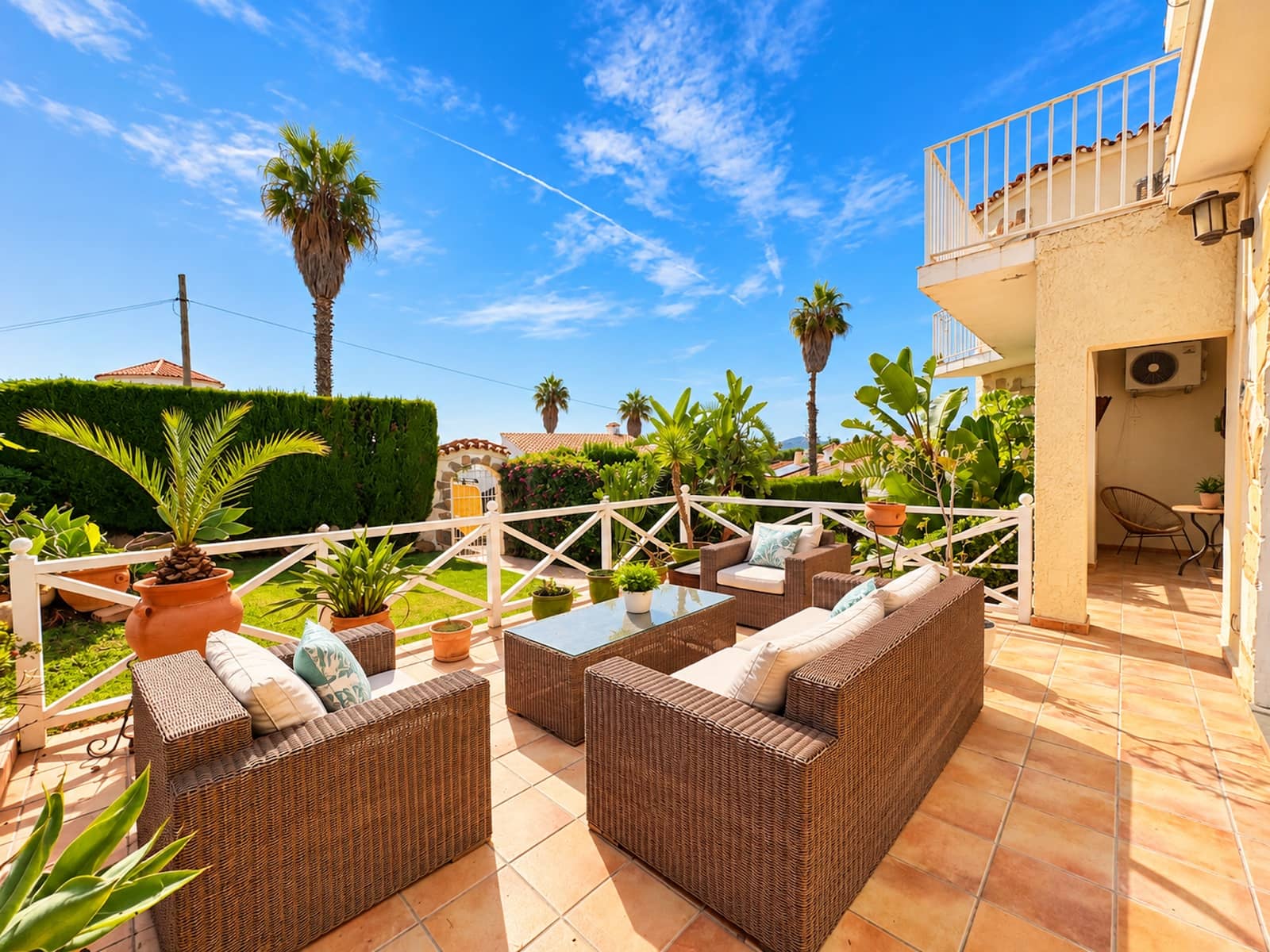 7 bedroom Villa for sale in Mijas Costa with pool garage - € 1,050,000 (Ref: 10161496)
