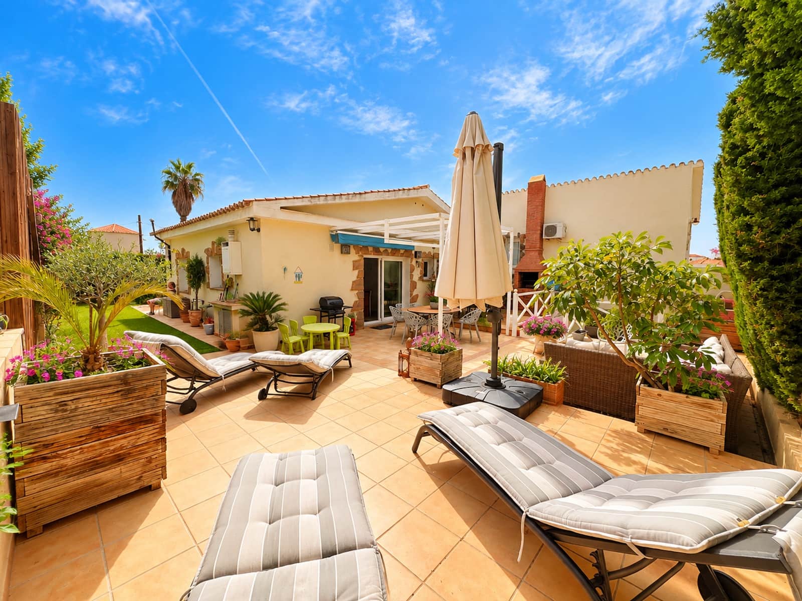7 bedroom Villa for sale in Mijas Costa with pool garage - € 1,050,000 (Ref: 10161496)