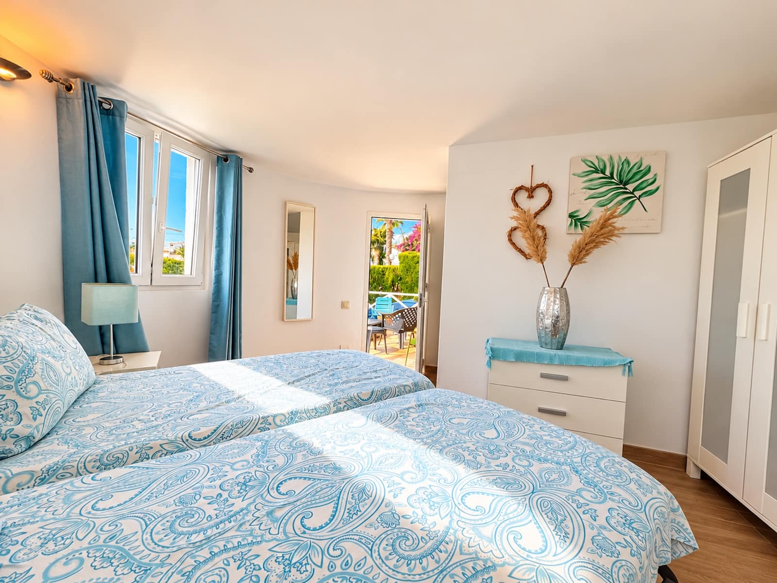 7 bedroom Villa for sale in Mijas Costa with pool garage - € 1,050,000 (Ref: 10161496)