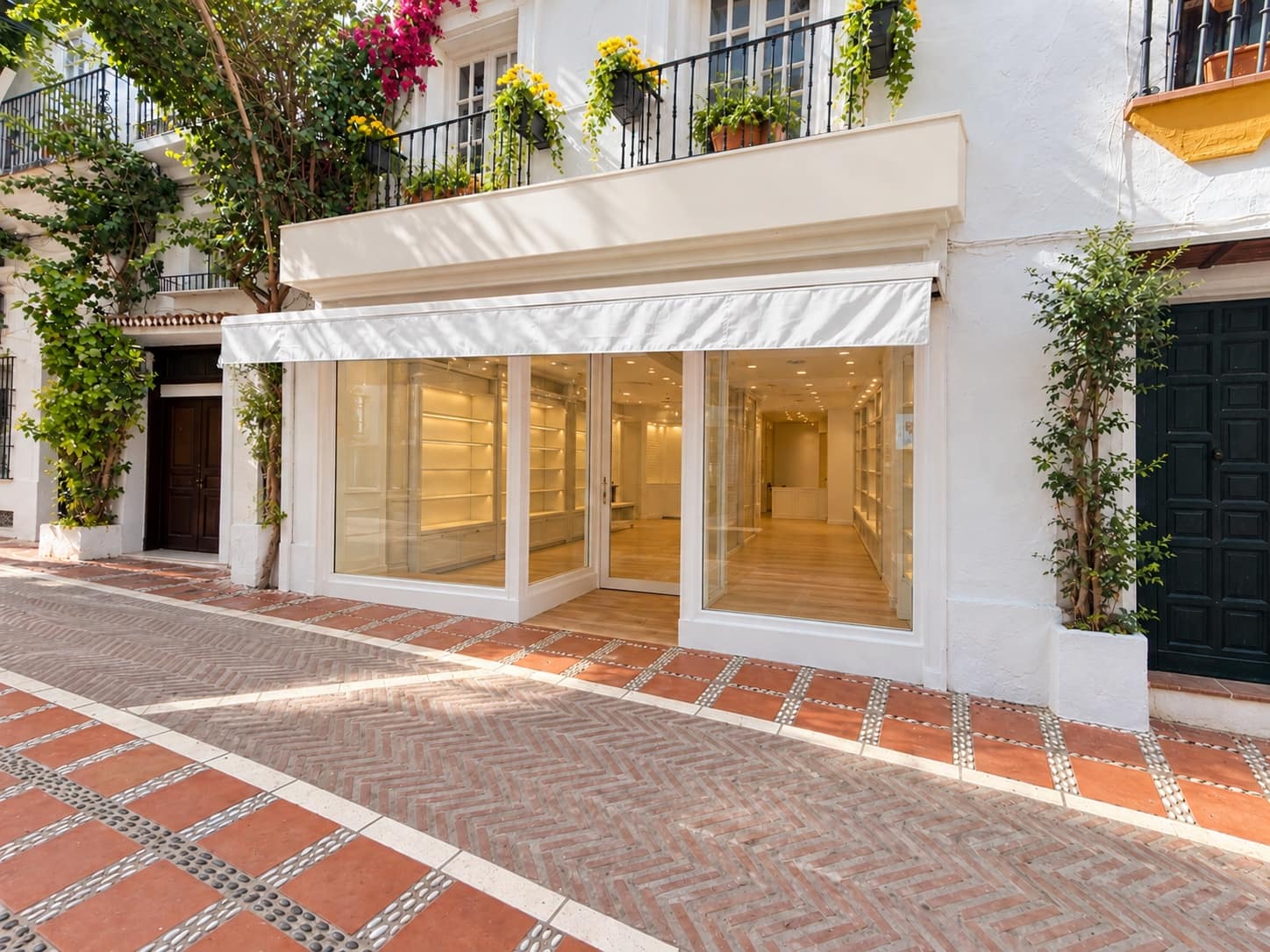Erhverv til salg i Marbella - € 1.200.000 (Ref: 10162255)