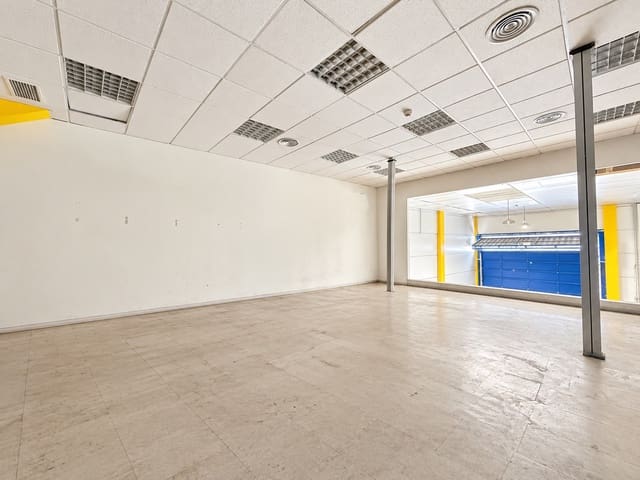 Kommersiell till salu i San Pedro de Alcantara, Marbella - 700 000 € (Ref: 10162256)