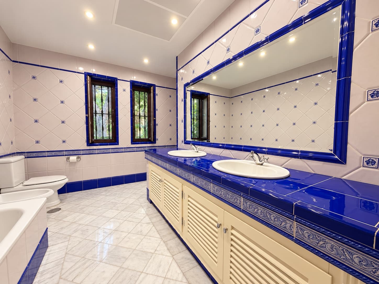 7 soveværelse Villa til salg i Calahonda med swimmingpool garage - € 2.950.000 (Ref: 10166630)