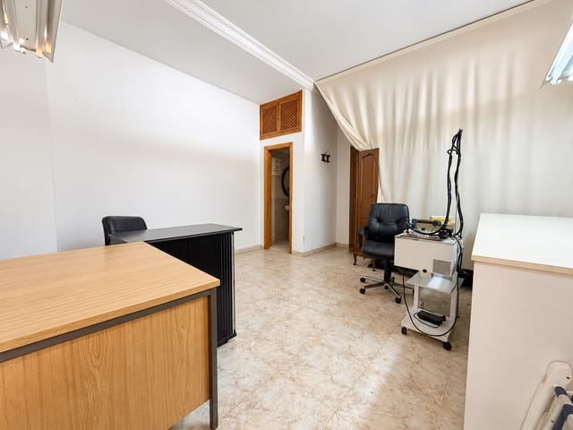 Kaupallinen myytävänä paikassa Fuengirola - 370 000 € (Ref: 10168542)
