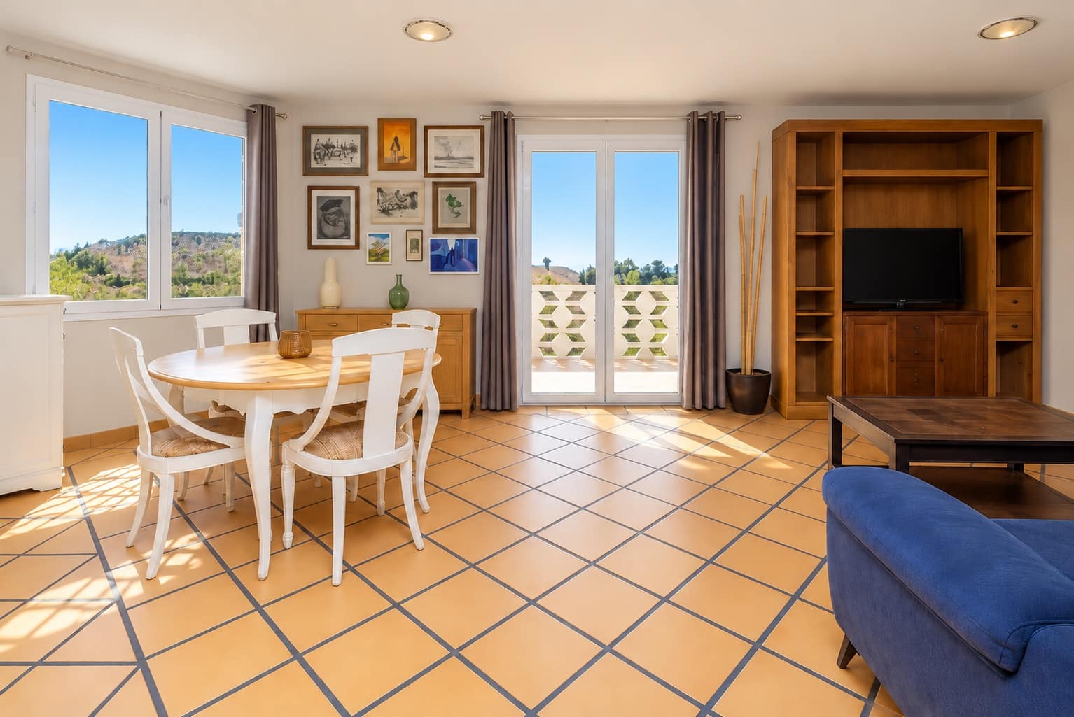 3 bedroom Semi-detached Villa for sale in Marbella with garage - € 850,000 (Ref: 10171544)