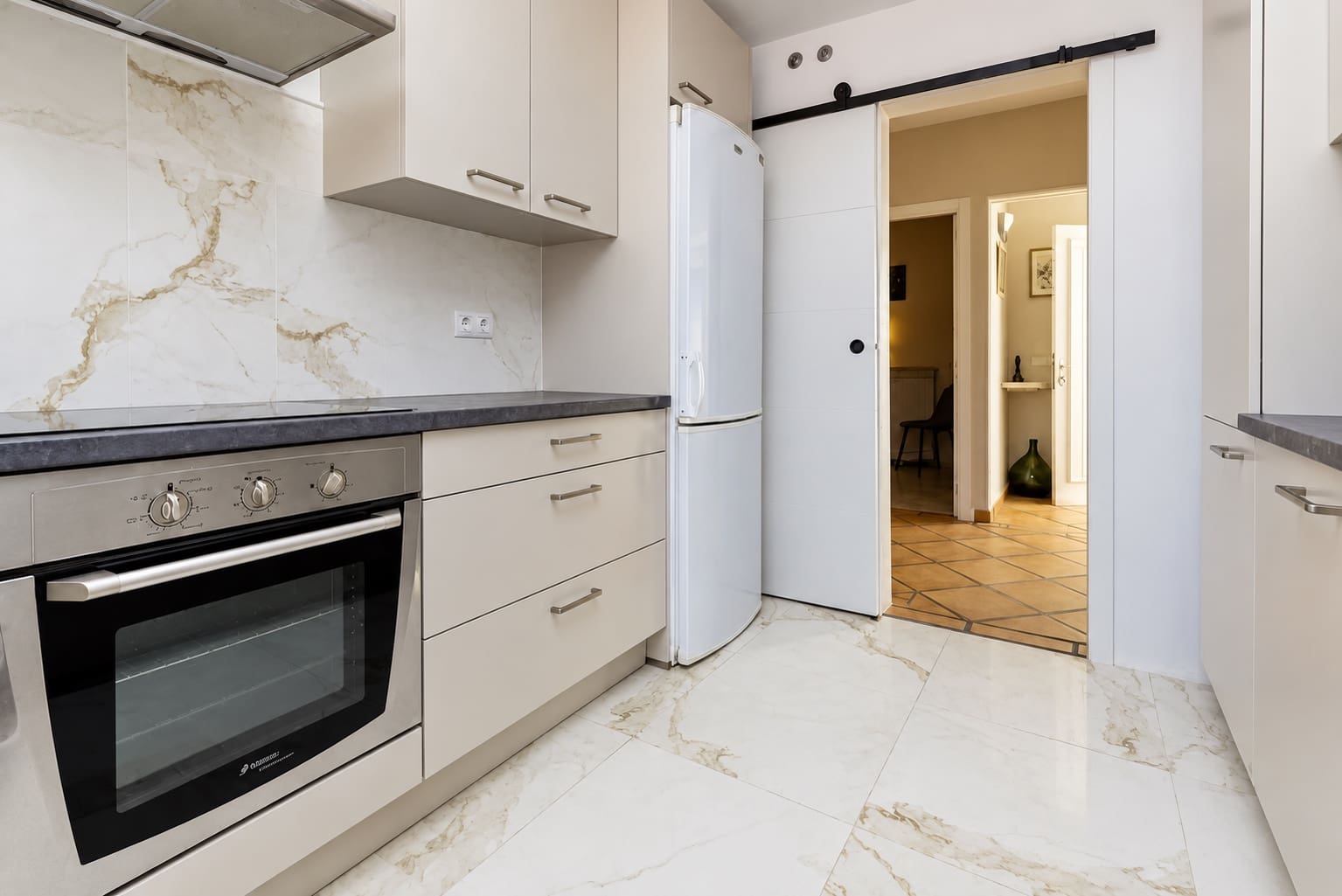 3 bedroom Semi-detached Villa for sale in Marbella with garage - € 850,000 (Ref: 10171544)