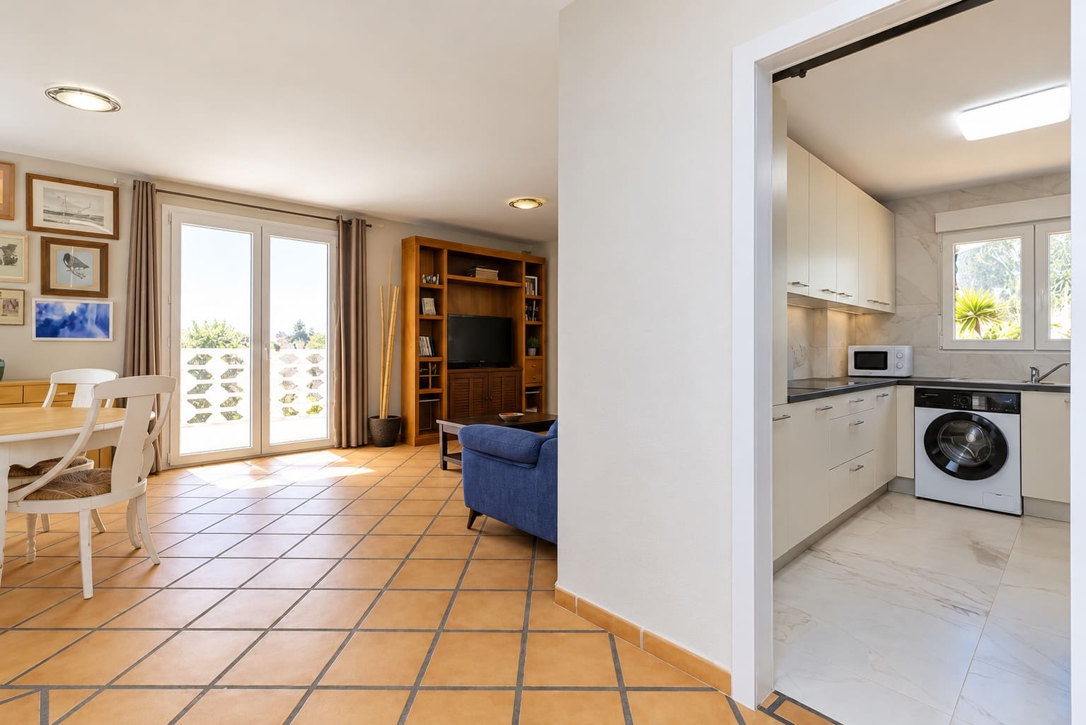 3 bedroom Semi-detached Villa for sale in Marbella with garage - € 850,000 (Ref: 10171544)